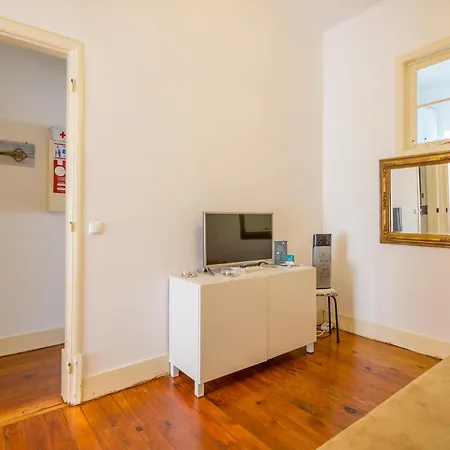 Apartman Flat With One Bedroom In Moscavide -