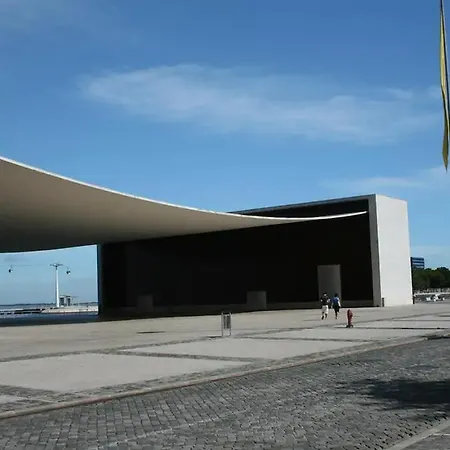 Flat With One Bedroom In Moscavide - Лиссабон