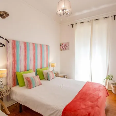 Flat With One Bedroom In Moscavide - Appartamento