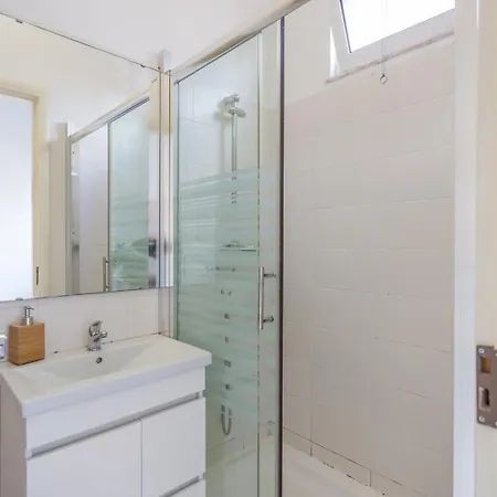 Daire Flat With One Bedroom In Moscavide - *