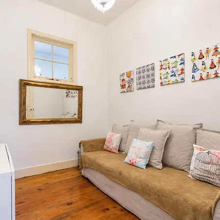 Flat With One Bedroom In Moscavide - Appartamento *