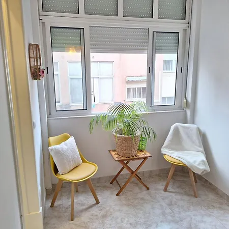 Be Local - Flat With One Bedroom In Moscavide - Apartamento