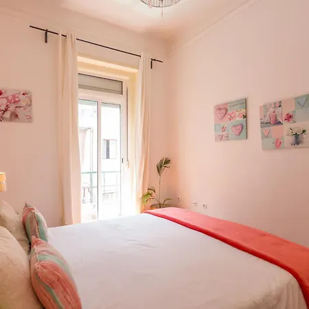 Lejlighed Flat With One Bedroom In Moscavide -